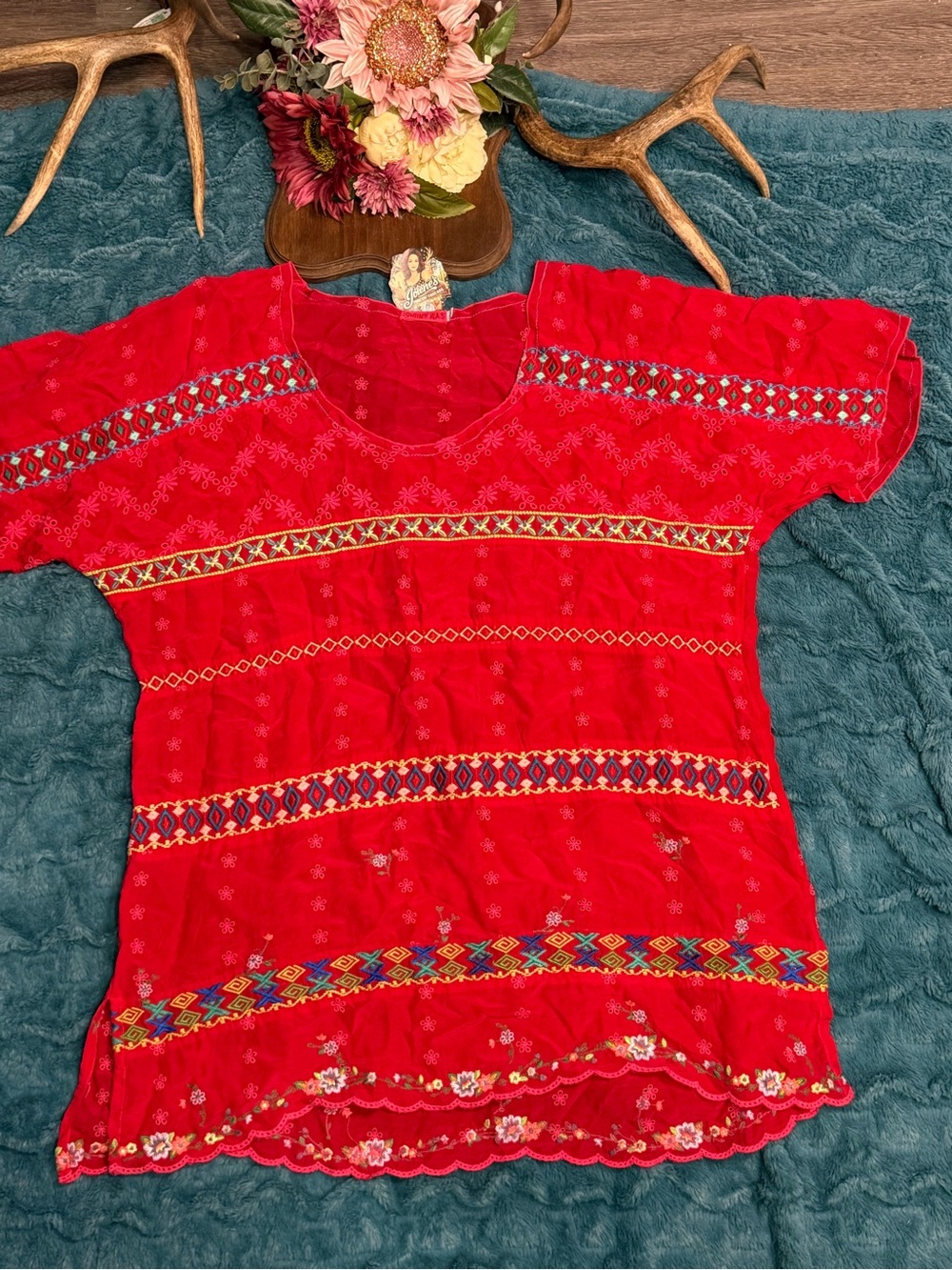 Johnny Was Red Embroidered Cupra Rayon Tunic Top Women’s Large Scalloped Hem
